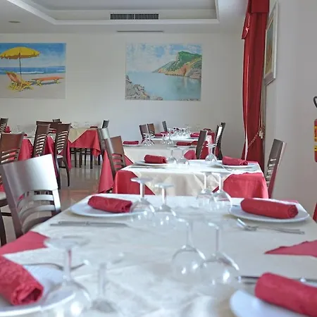 Pigalle Hotel