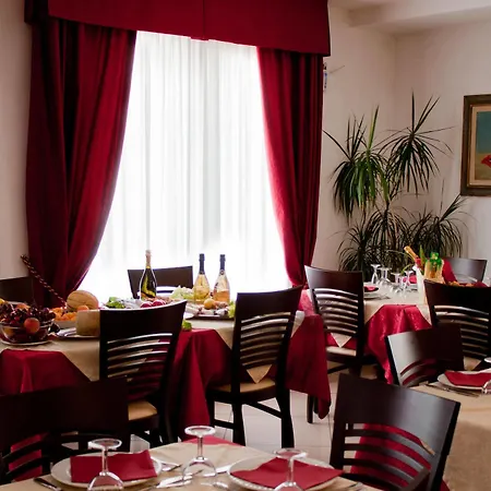 Pigalle Hotel
